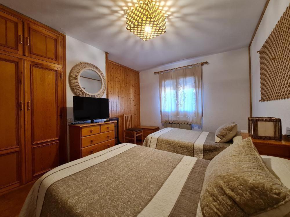 Huelamos Casa Rural Castellanos מראה חיצוני תמונה