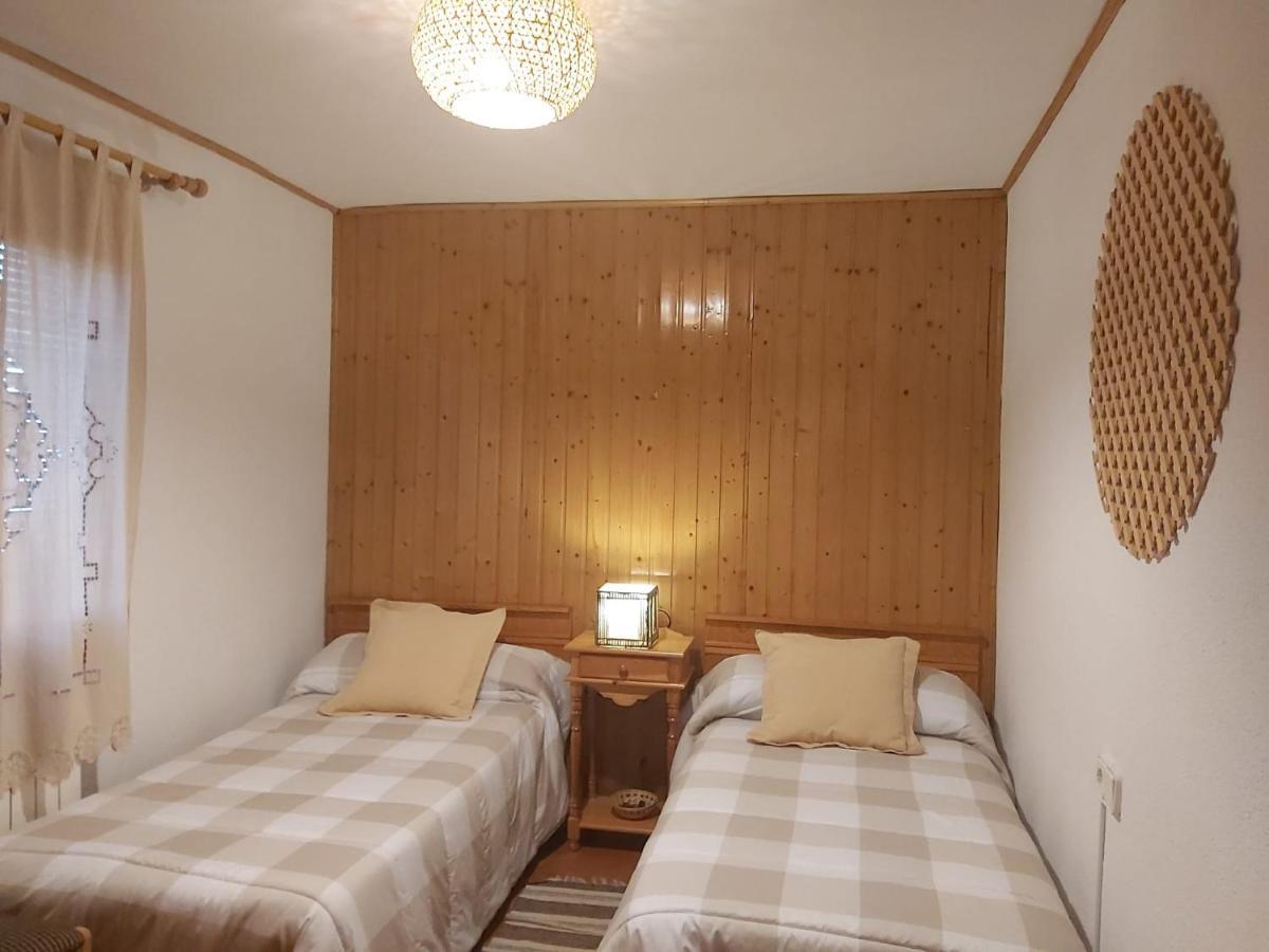 Huelamos Casa Rural Castellanos מראה חיצוני תמונה